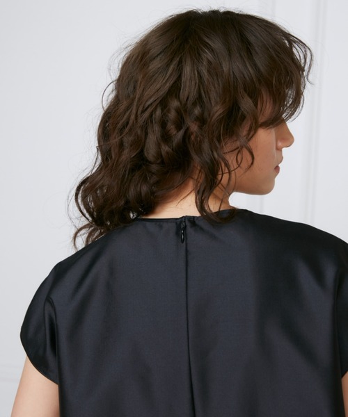 INED(イネド)の「シャーリングプリーツワンピース《la veille by SUPERIOR CLOSET》(ワンピース・レディース・アイボリー/ブラック・7号/9号/11号)」の19枚目の写真