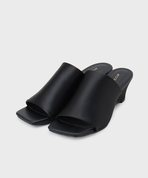 OPAQUE.CLIP（オペークドットクリップ）の「スクエアトゥミュールサンダル（サンダル・レディース・ブラック/ネイビー・02/03）」の4枚目の写真