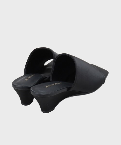OPAQUE.CLIP（オペークドットクリップ）の「スクエアトゥミュールサンダル（サンダル・レディース・ブラック/ネイビー・02/03）」の6枚目の写真