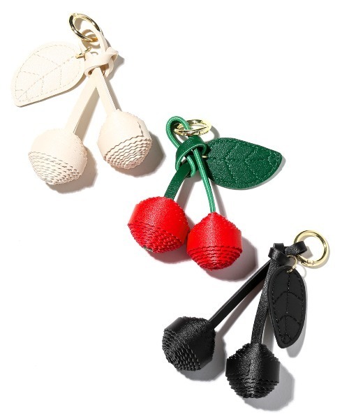 crossi（クロッシー）の「さくらんぼPUレザーチャーム（チャーム・レディース・ホワイト/レッド/ブラック・FREE）」の8枚目の写真