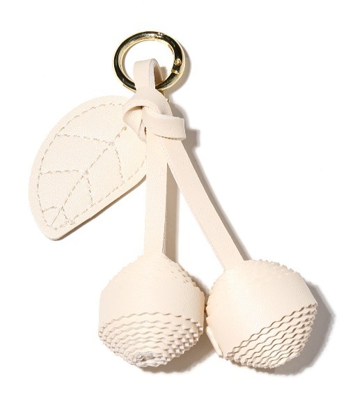 crossi（クロッシー）の「さくらんぼPUレザーチャーム（チャーム・レディース・ホワイト/レッド/ブラック・FREE）」の10枚目の写真