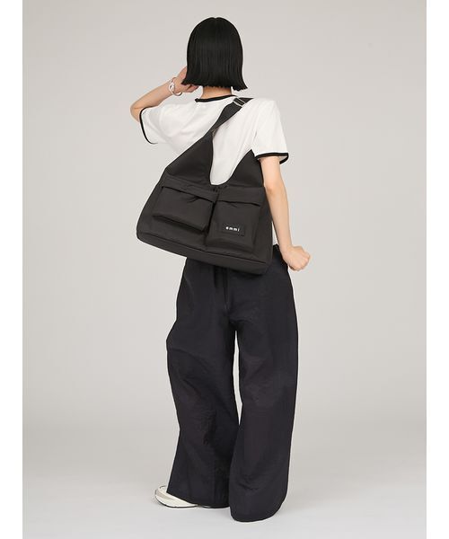 emmi（エミ）の「トライアングルショルダーバッグ（ショルダーバッグ・レディース・レッド/ブラック/オリーブ・F）」の15枚目の写真