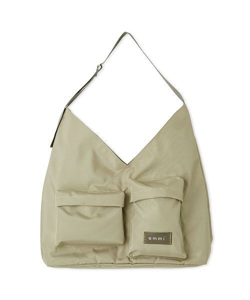 emmi（エミ）の「トライアングルショルダーバッグ（ショルダーバッグ・レディース・レッド/ブラック/オリーブ・F）」の16枚目の写真