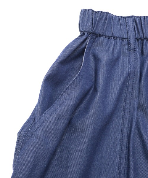 Arnold Palmer（アーノルドパーマー）の「裏ワザデニム イージーケア セミフレアスカート（スカート・レディース・インディゴブルー/ライトブルー・L/M/S）」の14枚目の写真