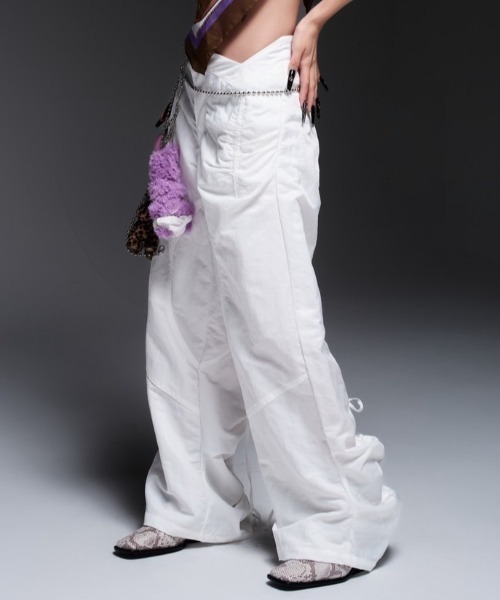 ROYAL FLASH（ロイヤルフラッシュ）の「MITSUKI/ミツキ/WAIST V MILITARY PANTS（その他パンツ・レディース・ホワイト/その他24/ブラック・S/M）」の2枚目の写真