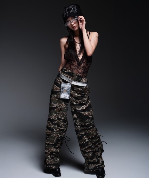 ROYAL FLASH（ロイヤルフラッシュ）の「MITSUKI/ミツキ/WAIST V MILITARY PANTS（その他パンツ・レディース・ホワイト/その他24/ブラック・S/M）」の9枚目の写真