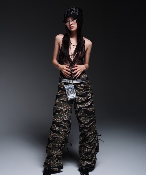 ROYAL FLASH（ロイヤルフラッシュ）の「MITSUKI/ミツキ/WAIST V MILITARY PANTS（その他パンツ・レディース・ホワイト/その他24/ブラック・S/M）」の10枚目の写真