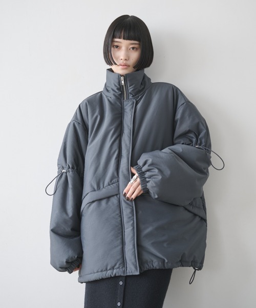 AIC.（エーアイシー）の「ドローストリングスタンドカラー中綿コート