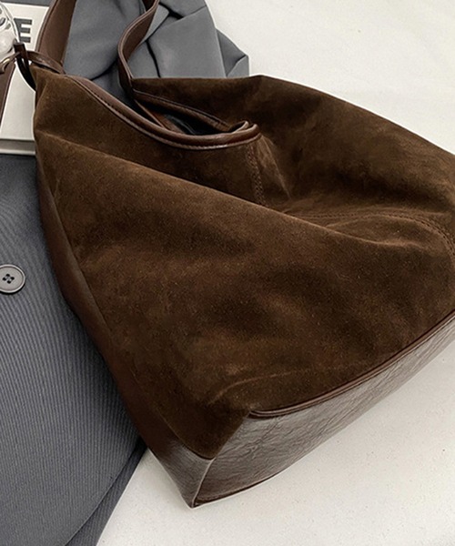 folka（フォルカ）の「8B40 スエード×PUレザー 2WAY MIX コンビ ショルダーバッグ A4サイズ対応（ショルダーバッグ・レディース・ブラウン/ブラック/ライトブラウン・ONESIZE）」の13枚目の写真