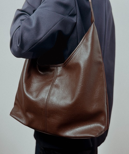 folka（フォルカ）の「8B40 スエード×PUレザー 2WAY MIX コンビ ショルダーバッグ A4サイズ対応（ショルダーバッグ・レディース・ブラウン/ブラック/ライトブラウン・ONESIZE）」の16枚目の写真