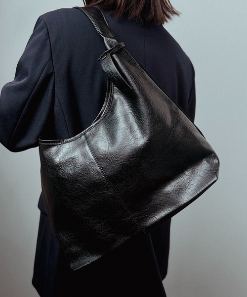 folka（フォルカ）の「8B40 スエード×PUレザー 2WAY MIX コンビ ショルダーバッグ A4サイズ対応（ショルダーバッグ・レディース・ブラウン/ブラック/ライトブラウン・ONESIZE）」の15枚目の写真