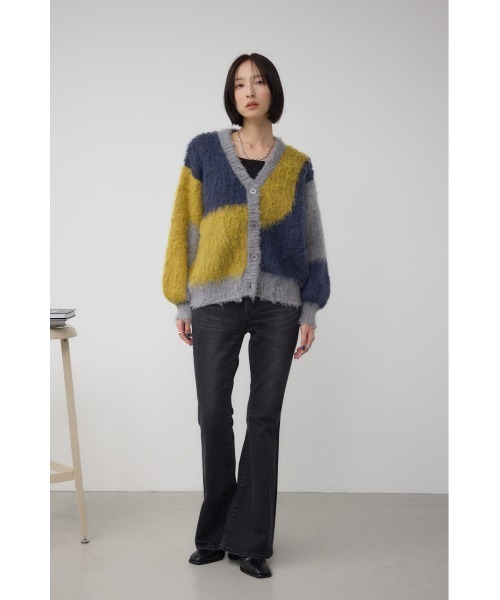 AZUL by moussy（アズールバイマウジー）の「ブロッキンググラデーションカーディガン（カーディガン/ボレロ・レディース・ブルー系その他/ピンク系その他/ブルー系その他3・SMALL/MEDIUM）」の4枚目の写真