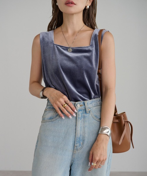 Bonjour Sagan（ボンジュールサガン）の「前後2WAYスクエアネックベロアタンクトップ（タンクトップ・レディース・ブラック/ネイビー系/ダークブラウン・FREE）」の3枚目の写真