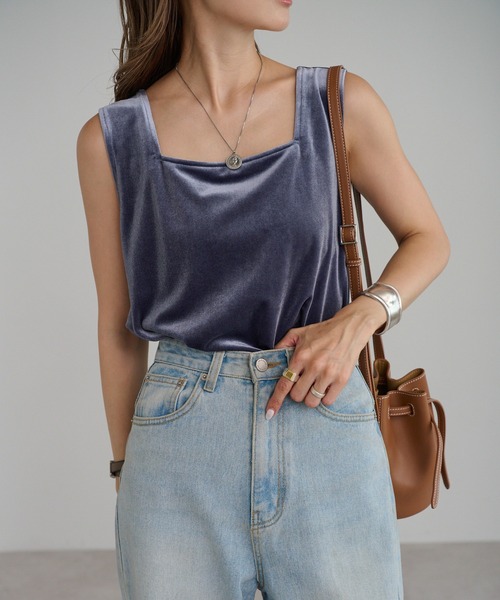 Bonjour Sagan（ボンジュールサガン）の「前後2WAYスクエアネックベロアタンクトップ（タンクトップ・レディース・ブラック/ネイビー系/ダークブラウン・FREE）」の5枚目の写真