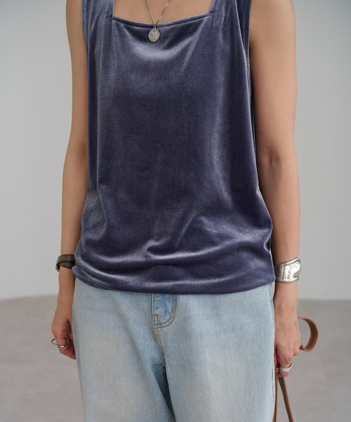 Bonjour Sagan（ボンジュールサガン）の「前後2WAYスクエアネックベロアタンクトップ（タンクトップ・レディース・ブラック/ネイビー系/ダークブラウン・FREE）」の21枚目の写真