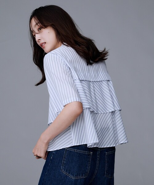 UNTITLED（アンタイトル）の「【短丈/前ボタン/五分袖】ストライプフリルシャツ（シャツ/ブラウス・レディース・ブルー系7/ホワイト系3・04/02/00/48/44）」の12枚目の写真