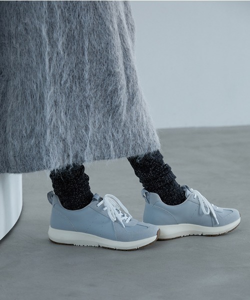 AcureZ（アキュアーズ）の「カジュアルスニーカー「母趾にやさしいスニーカー」（スニーカー・レディース・ブルーグレー/ライトブラウン/ブラック・24.0cm/23.5cm/23.0cm/24.5cm/22.5cm）」の3枚目の写真