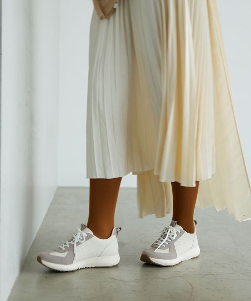 AcureZ（アキュアーズ）の「カジュアルスニーカー「母趾にやさしいスニーカー」（スニーカー・レディース・ブルーグレー/ライトブラウン/ブラック・24.0cm/23.5cm/23.0cm/24.5cm/22.5cm）」の13枚目の写真