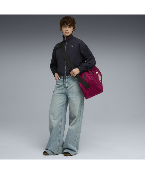 PUMA（プーマ）の「PUMA プーマ ウィメンズ プレミアム ESS リラックスド ウーブン ジャケット（ブルゾン・レディース・レッド/ネイビー・SMALL/X-LARGE/LARGE/MEDIUM）」の4枚目の写真