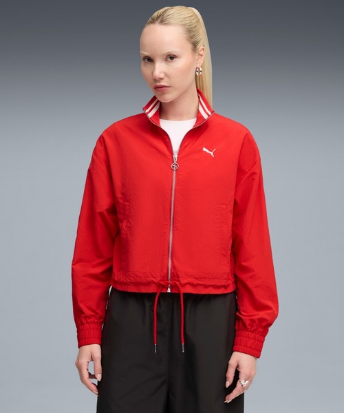 PUMA（プーマ）の「PUMA プーマ ウィメンズ プレミアム ESS リラックスド ウーブン ジャケット（ブルゾン・レディース・レッド/ネイビー・SMALL/X-LARGE/LARGE/MEDIUM）」の2枚目の写真