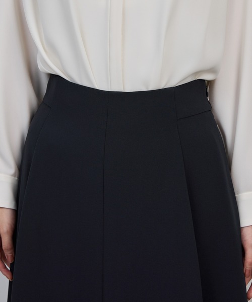 ROPE'(ロペ)の「トリアセダブルクロス ハイウエストフレアスカート/イージーケア・セットアップ対応・25AW(スカート・レディース・ネイビー・40/38/36)」の13枚目の写真