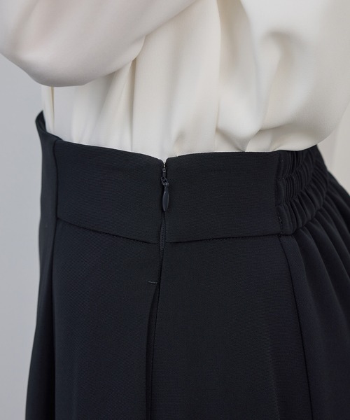 ROPE'(ロペ)の「トリアセダブルクロス ハイウエストフレアスカート/イージーケア・セットアップ対応・25AW(スカート・レディース・ネイビー・40/38/36)」の2枚目の写真