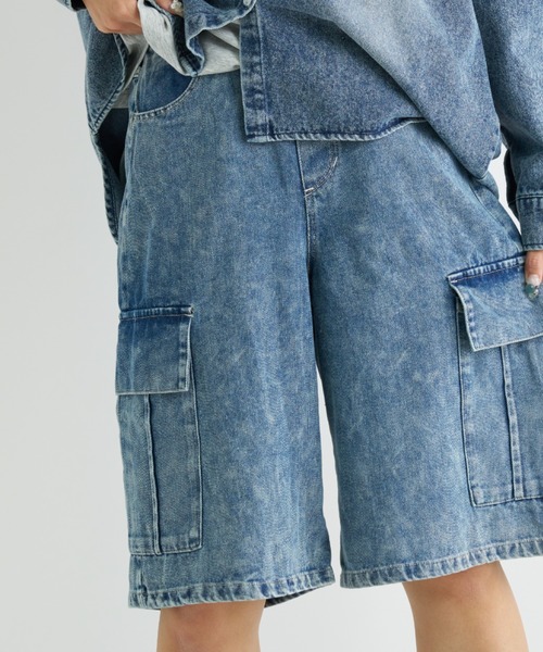 A.D.C.L.（エーディーシーエル）の「カーゴポケット付き ミディ丈 デニムパンツ（カーゴパンツ・レディース・ブラック/ブルー・M/L）」の16枚目の写真
