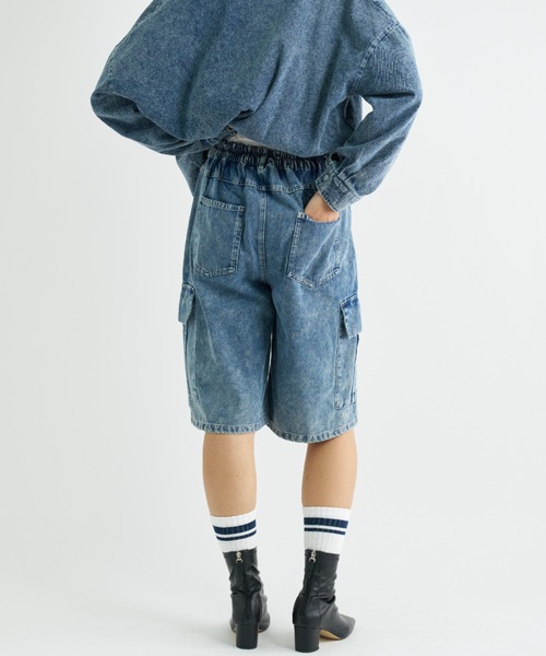 A.D.C.L.（エーディーシーエル）の「カーゴポケット付き ミディ丈 デニムパンツ（カーゴパンツ・レディース・ブラック/ブルー・M/L）」の15枚目の写真
