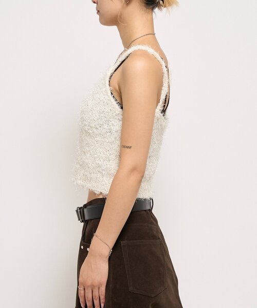 WHO'S WHO gallery(フーズフーギャラリー)の「シャギーニットキャミ(ニット/セーター・レディース・ホワイト/ブラック/ブラウン・FREE)」の6枚目の写真