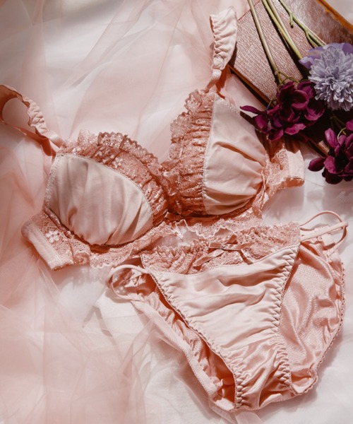 セール】【WEB限定】フェミニンサテンクロス ブラジャー＆ショーツ