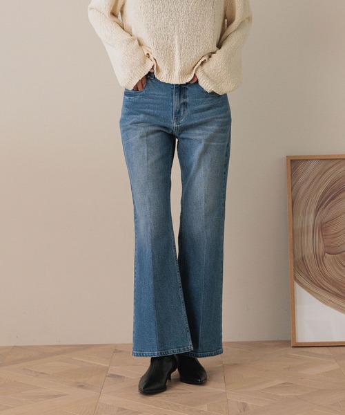 LOWRYS FARM(ローリーズファーム)の「ストレッチデニムフレアパンツ 588985(デニムパンツ・レディース・ブルー/ブラック/ライトブルー・LARGE/MEDIUM)」の1枚目の写真