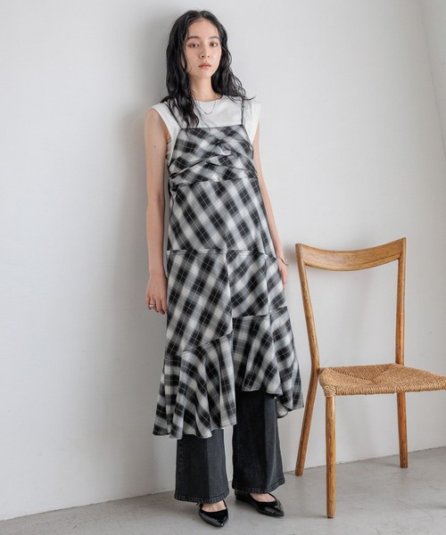 LOWRYS FARM(ローリーズファーム)の「ストレッチデニムフレアパンツ 588985(デニムパンツ・レディース・ブルー/ブラック/ライトブルー・LARGE/MEDIUM)」の16枚目の写真