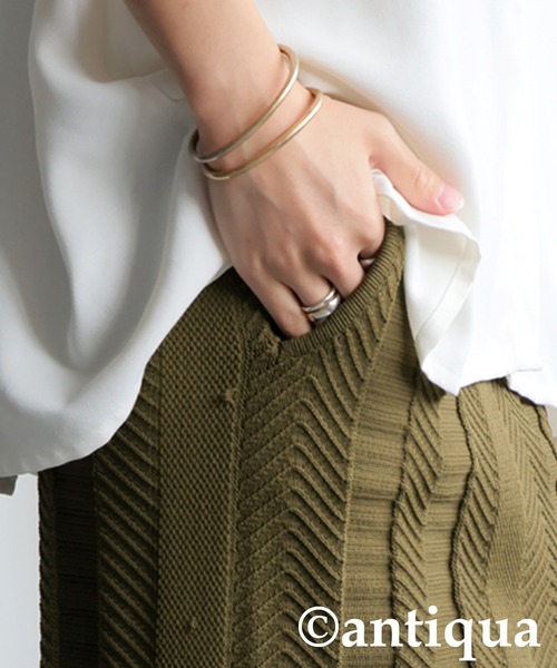 antiqua(アンティカ)の「スポンジニットロングスカート(スカート・レディース・ブルー/ブラック/カーキ/レッド・ONESIZE)」の14枚目の写真