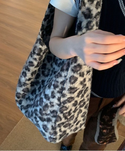 FREE STYLISTS(フリー スタイリスト)の「Y2K ウールライク レオパード ショルダーバッグ 大容量(ショルダーバッグ・レディース・ブラック/レオパード・FREE)」の10枚目の写真
