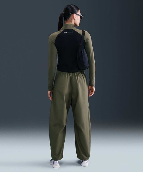 NIKE(ナイキ)の「ナイキ スポーツウェア ウィメンズ バレル パンツ / Nike Sportswear Women's Barrel Pants HV2087-222 Medium Olive(その他パンツ・レディース・オリーブ・M/S/XS/L/XL)」の6枚目の写真