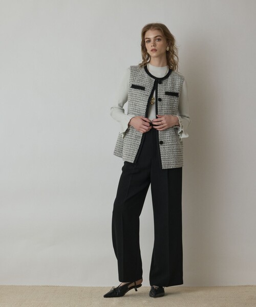 GRACE CONTINENTAL（グレースコンチネンタル）の「ツイードペプラムベスト（ベスト・レディース・ブラック/ホワイト・36/38）」の2枚目の写真