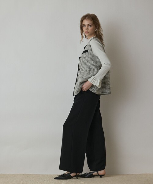 GRACE CONTINENTAL（グレースコンチネンタル）の「ツイードペプラムベスト（ベスト・レディース・ブラック/ホワイト・36/38）」の3枚目の写真