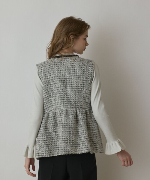 GRACE CONTINENTAL（グレースコンチネンタル）の「ツイードペプラムベスト（ベスト・レディース・ブラック/ホワイト・36/38）」の6枚目の写真