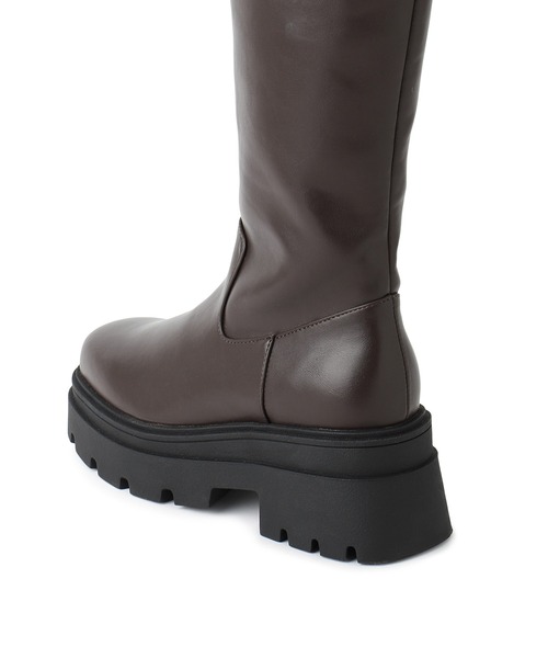 Juze（ジュゼ）の「サイドバックルタンクソールロングブーツ（ブーツ・レディース・ダークブラウン/ブラック・S/L/M）」の9枚目の写真