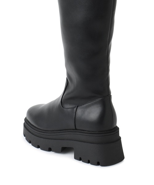 Juze（ジュゼ）の「サイドバックルタンクソールロングブーツ（ブーツ・レディース・ダークブラウン/ブラック・S/L/M）」の3枚目の写真