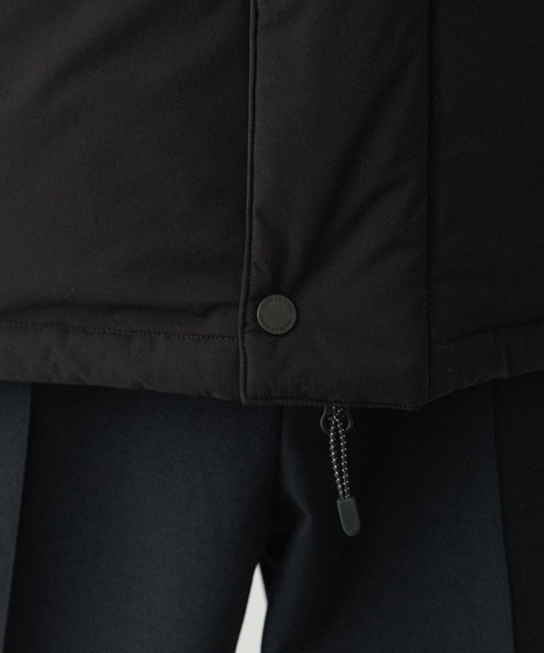 ADAM ET ROPE'（アダムエロペ）の「【ALLIED FEATHER ＋ DOWN】ショート ダウンジャケット / ユニセックス（ダウンジャケット/コート・メンズ・ネイビー/ホワイト系その他2/ブラック・XL/L/M/S）」の19枚目の写真