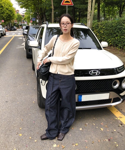 UNE MANSION（ユヌマンション）の「バイカラーラインラウンドネックニットカーディガン（カーディガン/ボレロ・レディース・アイボリー/ブラック/グレー/ブルー/レッド・FREE）」の19枚目の写真