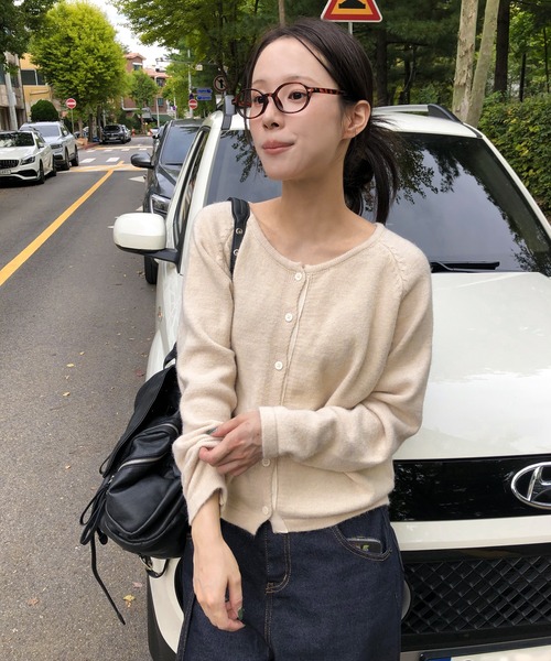 UNE MANSION（ユヌマンション）の「バイカラーラインラウンドネックニットカーディガン（カーディガン/ボレロ・レディース・アイボリー/ブラック/グレー/ブルー/レッド・FREE）」の22枚目の写真