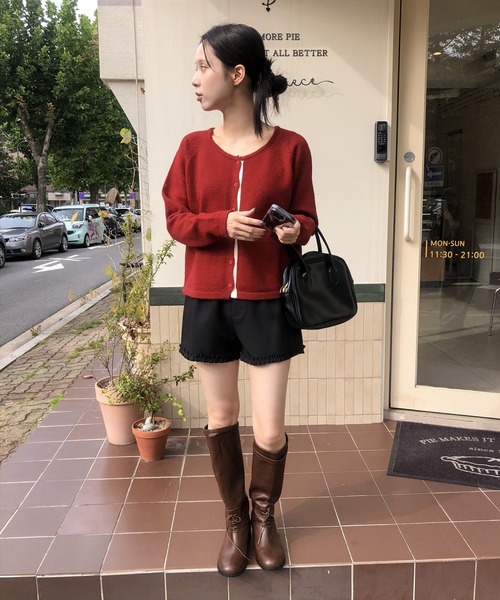 UNE MANSION（ユヌマンション）の「バイカラーラインラウンドネックニットカーディガン（カーディガン/ボレロ・レディース・アイボリー/ブラック/グレー/ブルー/レッド・FREE）」の10枚目の写真