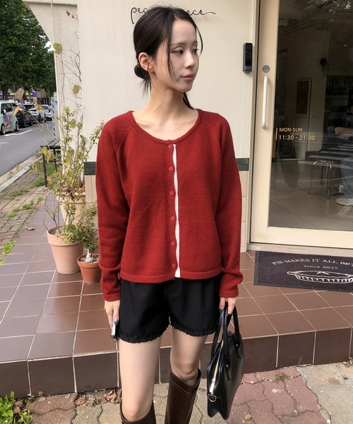 UNE MANSION（ユヌマンション）の「バイカラーラインラウンドネックニットカーディガン（カーディガン/ボレロ・レディース・アイボリー/ブラック/グレー/ブルー/レッド・FREE）」の11枚目の写真