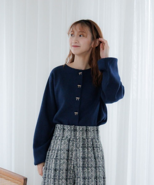 flower（フラワー）の「リボンボタンカーディガン（カーディガン/ボレロ・レディース・レッド/ネイビー/グレー・FREE）」の4枚目の写真