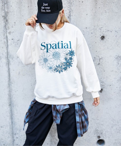 GORGE(ゴージ)の「《花刺繍×ロゴ》レディース 裏毛スウェット プルオーバー カジュアル 春秋冬(スウェット・レディース・ブラウン/ボルドー/ネイビー/オートミール/オフホワイト・F)」の7枚目の写真