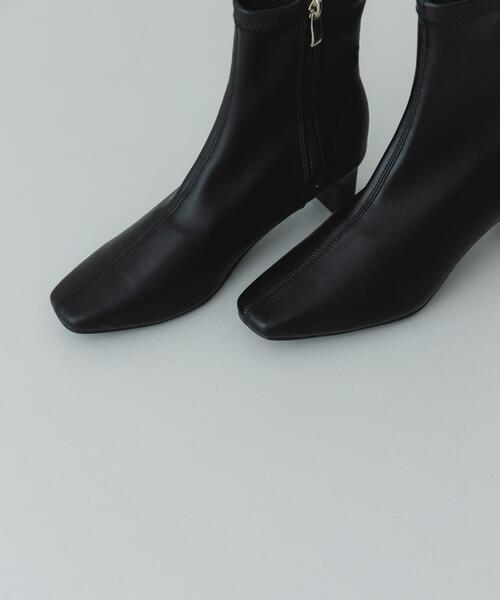 RODE SKO（ロデスコ）の「『WEB限定』ヒールブーツ（ブーツ・レディース・アイボリー/ブラック・37/36/38）」の4枚目の写真