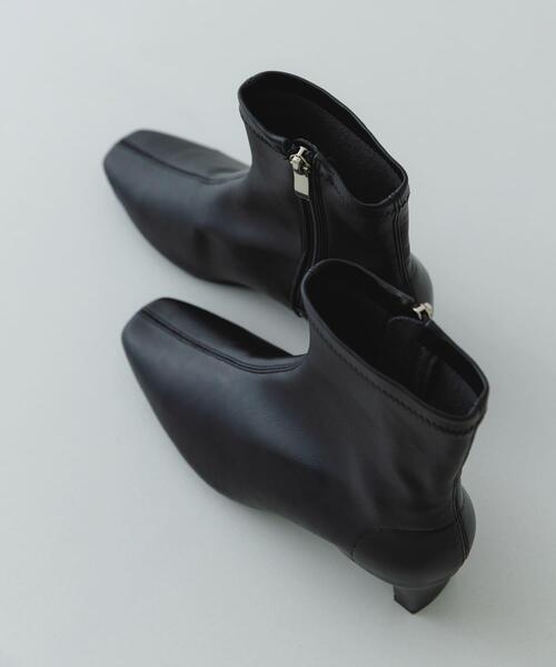 RODE SKO（ロデスコ）の「『WEB限定』ヒールブーツ（ブーツ・レディース・アイボリー/ブラック・37/36/38）」の6枚目の写真