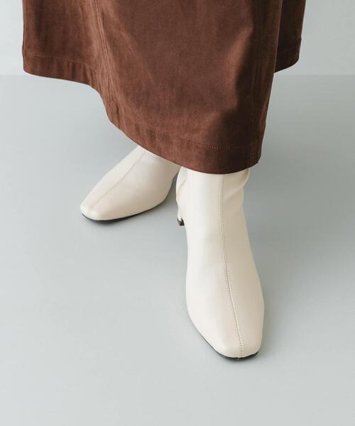 RODE SKO（ロデスコ）の「『WEB限定』ヒールブーツ（ブーツ・レディース・アイボリー/ブラック・37/36/38）」の14枚目の写真